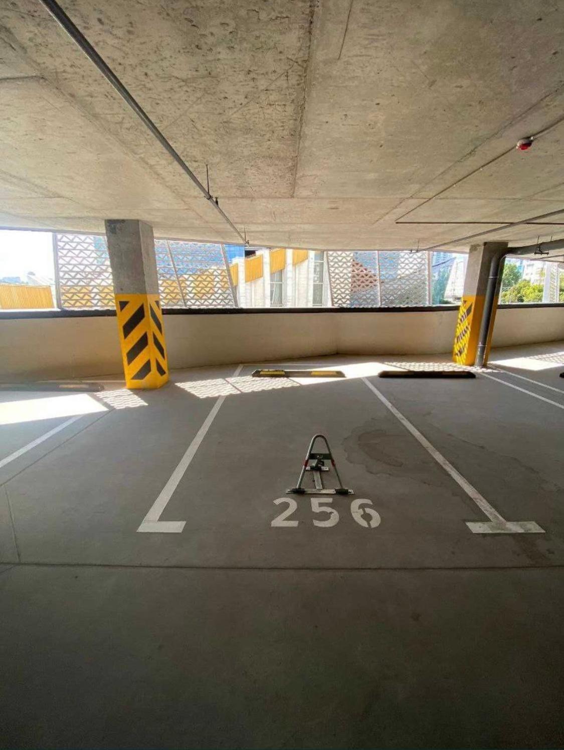 New Apart Lesi Ukrainky Blvd And Olimpiyska And Kreshchatyk And Manhattan City With Parking Kiev Eksteriør billede